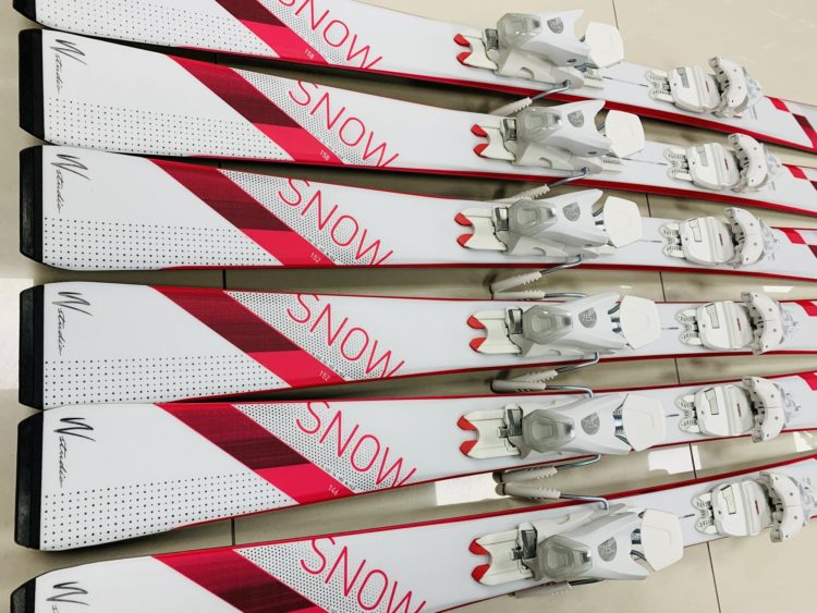 Dámske zjazdové lyže s viazaním ELAN White Magic Snow LS