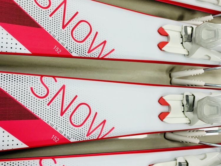 Dámske zjazdové lyže s viazaním ELAN White Magic Snow LS
