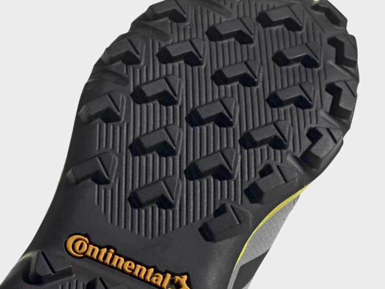 Dámska / juniorská GORE-TEXová turistická obuv Adidas Terrex Mid GTX Continental