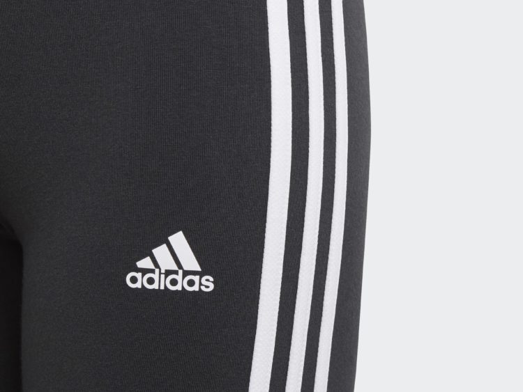 Dámske / dievčenské elastické šortky / legíny Adidas Essentials 3-Stripes Short