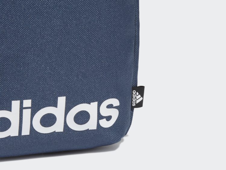 Príručná kapsička cez plece ADIDAS Travel Organizer Essentials Logo Shoulder Bag