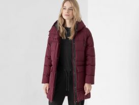 4F nová kolekcia ZIMA 2021/22: Dámsky prešívaný kabát 4F KUDP013 burgundská červená