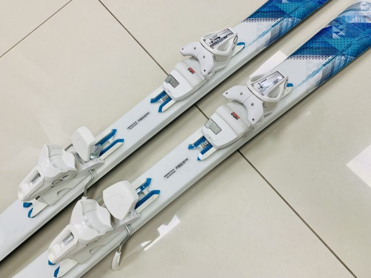 AKCIA ELAN: Dámske zjazdové lyže s viazaním ELAN Zest LS Waveflex blue-white