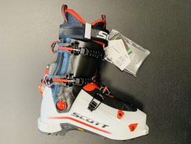2021 AKCIA Scott: Skialpinistické lyžiarky Scott Cosmos 2021/22