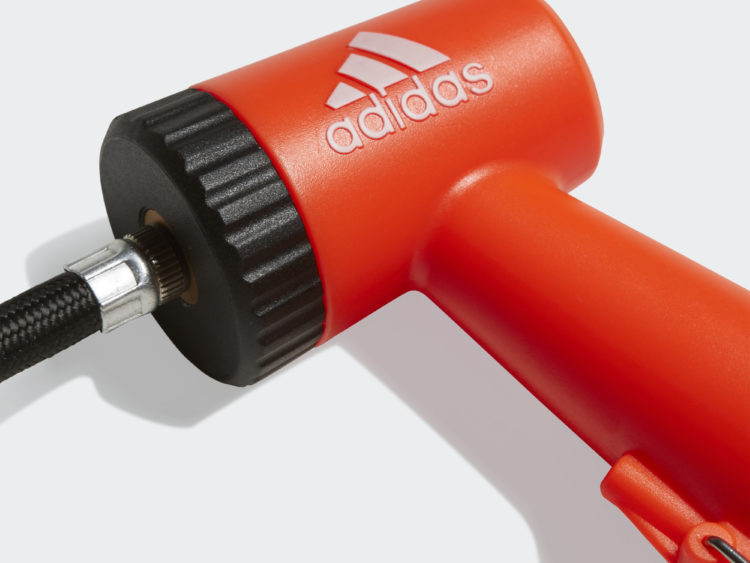 Pumpa na lopty + hadička + ihla ADIDAS Ball Pump Accessories