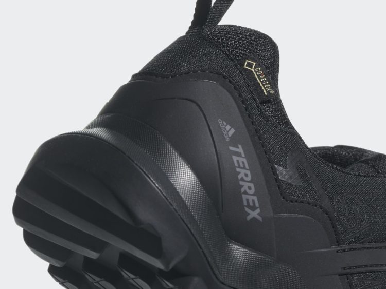 2022 new edition ADIDAS Terrex Swift R2 GORE-TEX® Continental black pánska trekingová obuv
