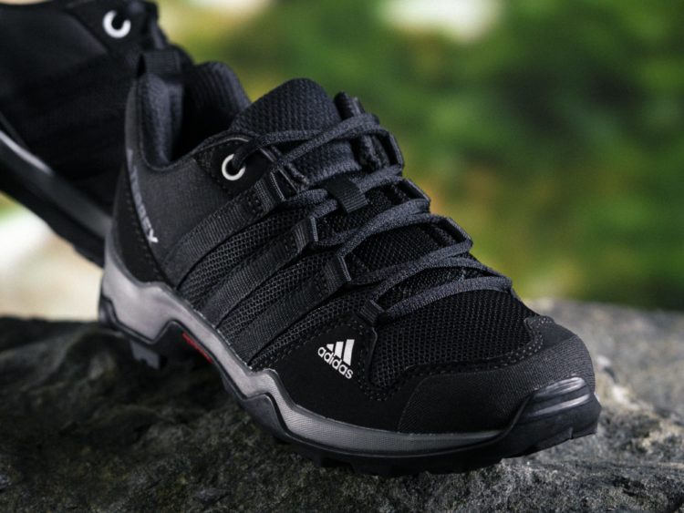 2022 new edition: ADIDAS Terrex AX2R K black dámska alebo juniorská trekingová obuv