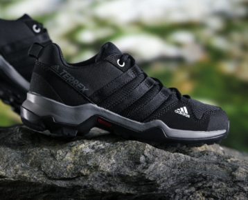 2023 new edition: ADIDAS Terrex AX2R K black dámska alebo juniorská trekingová obuv