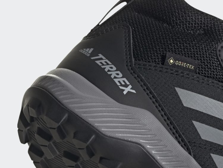 2024 new edition: GORE-TEXová turistická obuv Adidas Terrex Mid GTX Continental K black