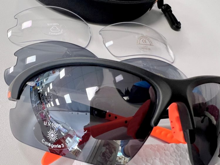 2023 AKCIA KTM: Športové okuliare s vymeniteľnými sklami KTM Factory Line 3x lenses