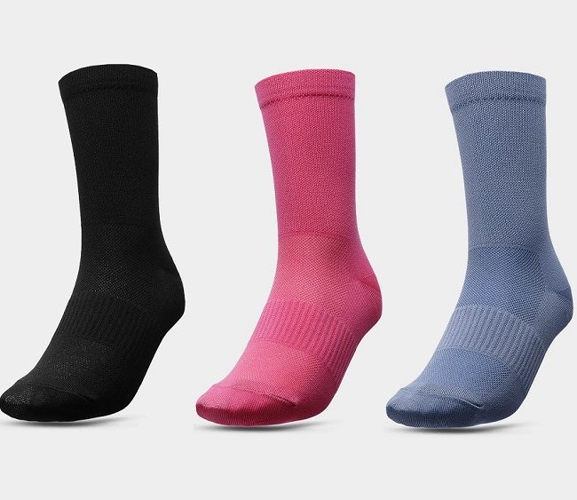 Cyklistické unisex ponožky nad členok 4F UFSOU075 black, blue, pink