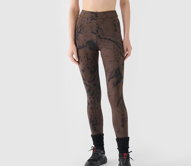 4F Akcia Výpredaj: Dámske legíny s vysokým pásom 4F Sportstyle Allover Print brown TTIGF193