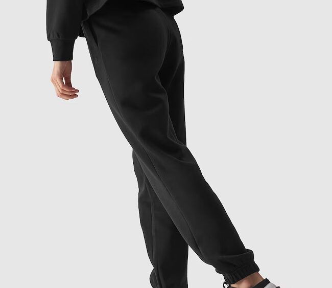 Dámske bavlnené tepláky s elastickým lemom 4F TTROF0819 black