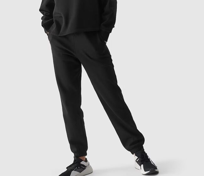 Dámske bavlnené tepláky s elastickým lemom 4F TTROF0819 black