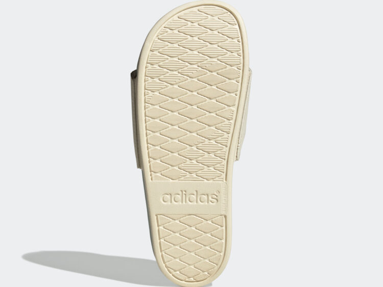 2025 new edition: Dámske šľapky ADIDAS Adilette Comfort