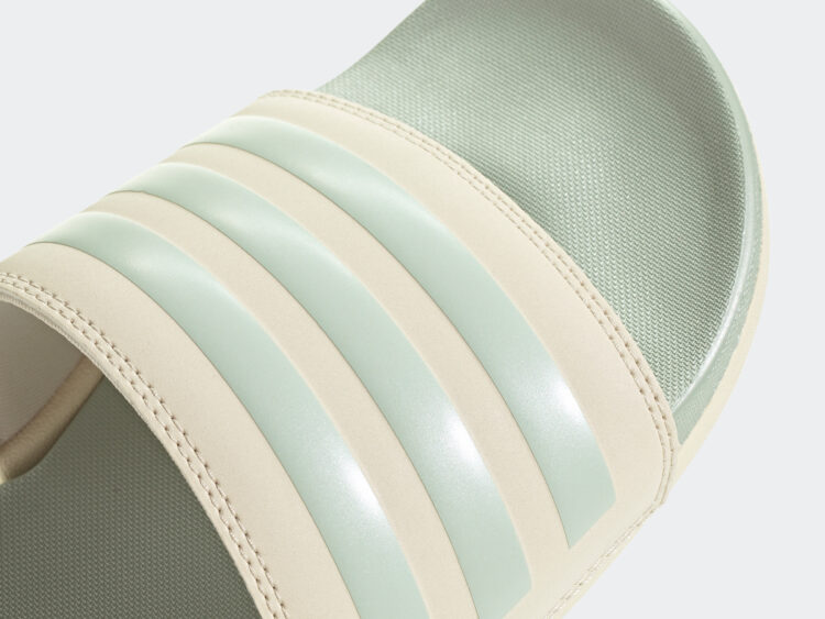 2025 new edition: Dámske šľapky ADIDAS Adilette Comfort