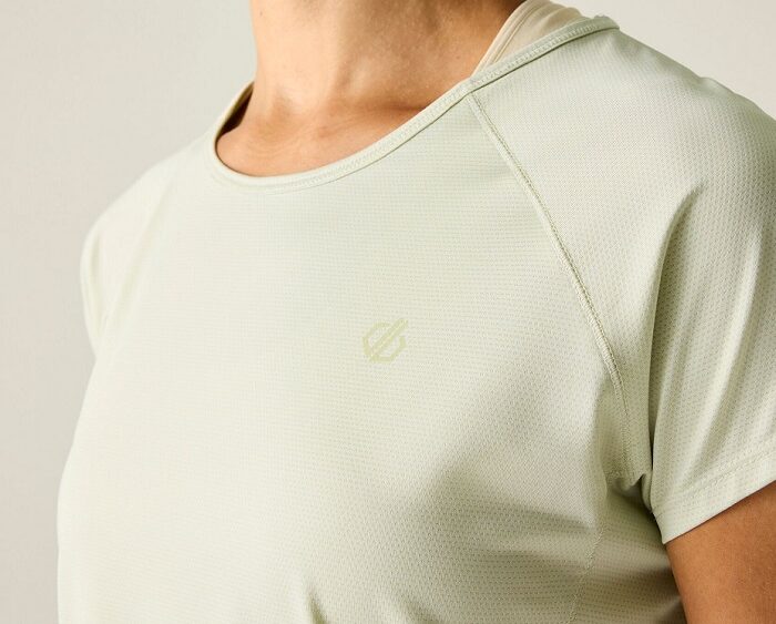 2026 Akcia Dare2b nová kolekcia: Dámske funkčné tričko Corral Tee DWT506 almond milk