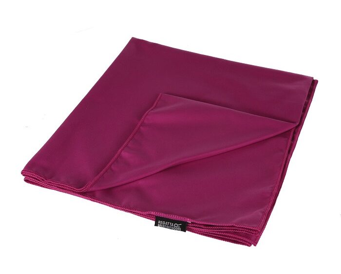 Cestovný uterák Regatta Travel Towel Giant RCE281 winberry
