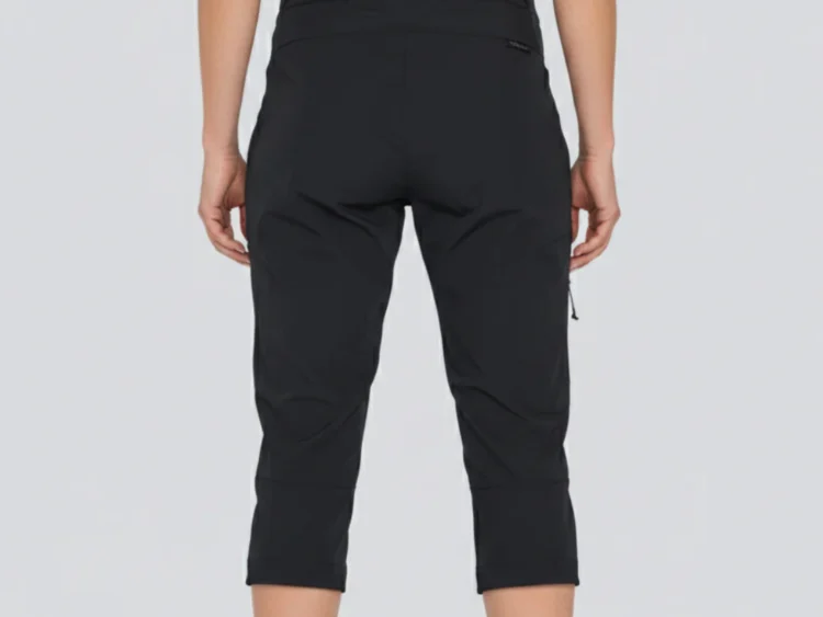 10% AKCIA new collection : Dámske nohavice na bicykel SILVINI Ranga 3/4 Woven Stretch