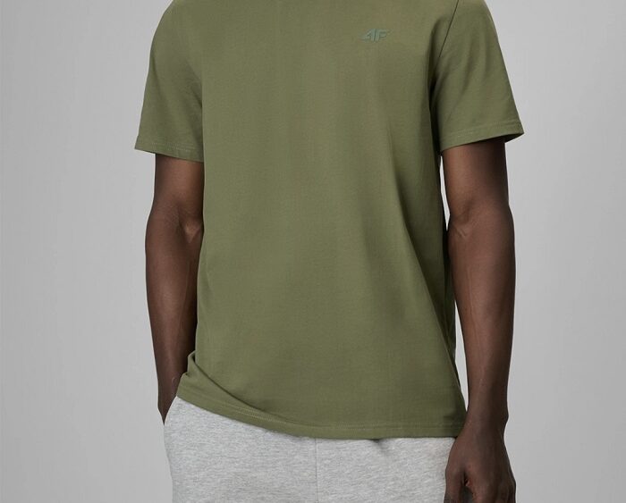 2026 4F nová kolekcia: Pánske bavlnené regular fit tričko TTSHM4261 khaki zelená