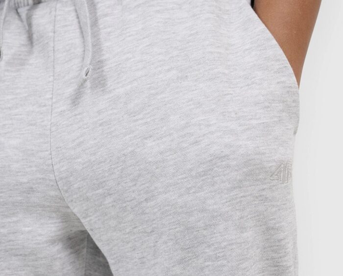 4F nová kolekcia: Detské/juniorské teplákové nohavice TTROM1188 light grey