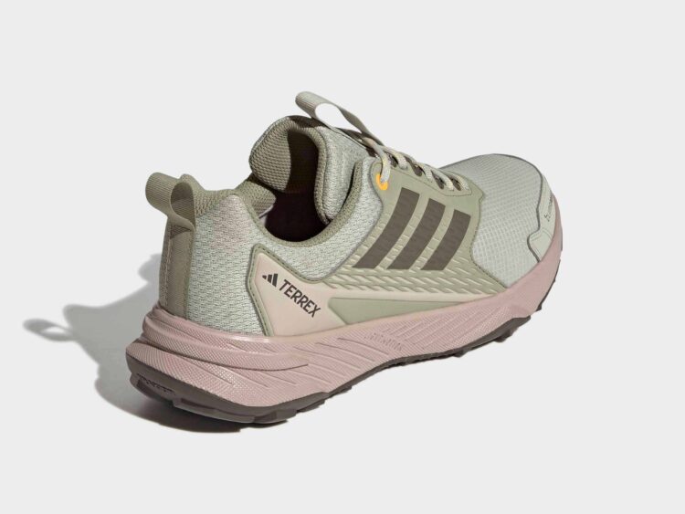 Dámske trailové tenisky Adidas TERREX Tracefinder 2 CLIMAPROOF Trail Running