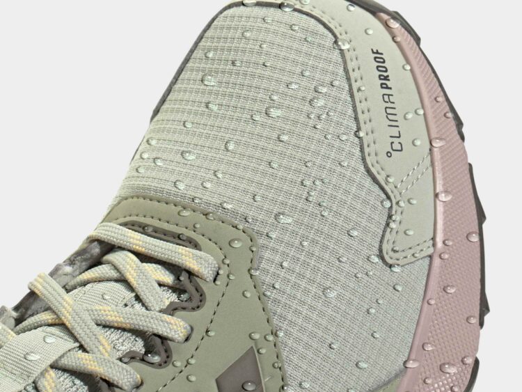 Dámske trailové tenisky Adidas TERREX Tracefinder 2 CLIMAPROOF Trail Running