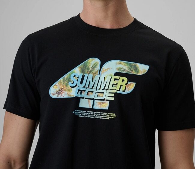 2026 4F nová kolekcia: Pánske bavlnené tričko s potlačou „Summer code“ TTSHM4305 black