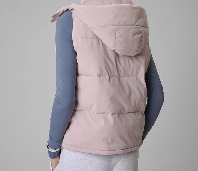 2026 4F nová kolekcia: Dámska vesta so syntetickou výplňou TVJAF415 light pink