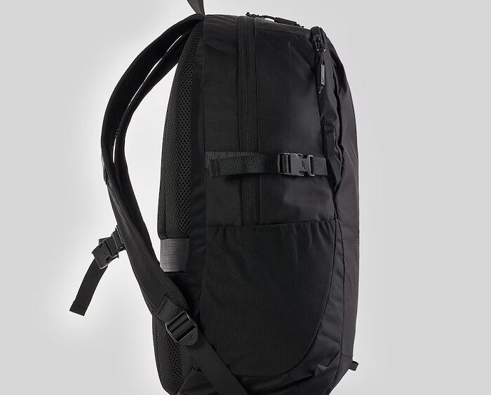 2026 4F nová kolekcia: Mestský batoh s priehradkou na notebook ABACM0836 black