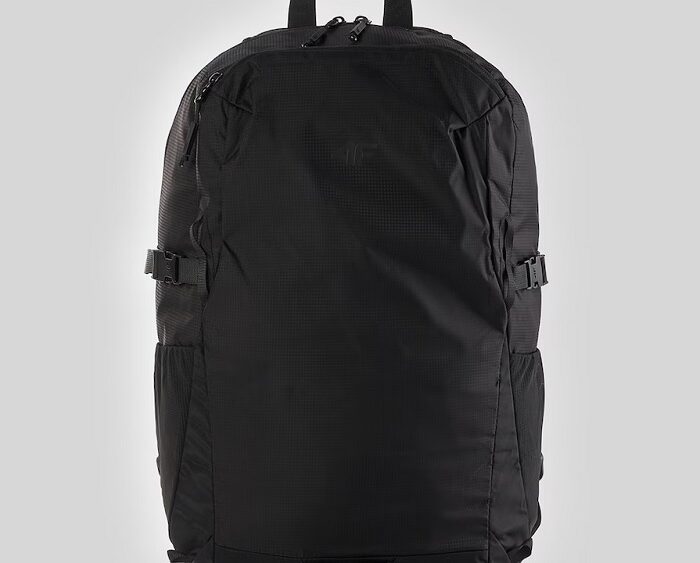 2026 4F nová kolekcia: Mestský batoh s priehradkou na notebook ABACM0836 black