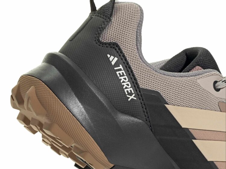 2026 ADIDAS : Pánska GORE-TEXová trekingová obuv Adidas TERREX Skychaser AX5 GTX