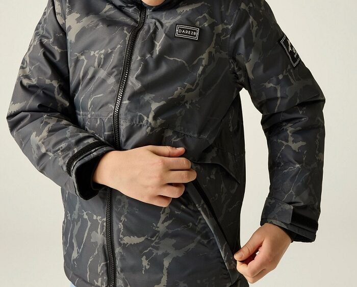 2026 Akcia Dare2b nová kolekcia: Detská lyžiarska bunda Wing It Jacket DKP581 dark cracked print